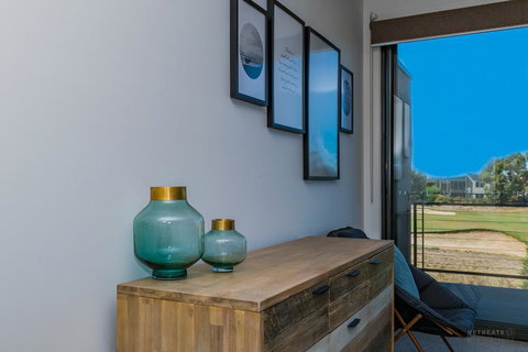 13 Shore Place - Accommodation Brisbane 3