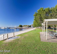 14 'The Commodore' 9-11 Donald Street- unit in the heart of town with views  WIFI - Accommodation Brisbane