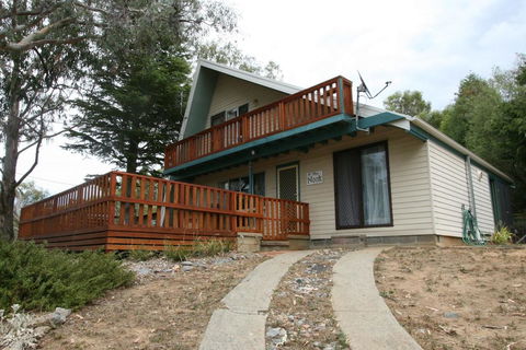 14 Cobbon Crescent Jindabyne - Accommodation Brisbane 3