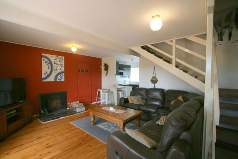 14 Cobbon Crescent Jindabyne - Accommodation Brisbane 0