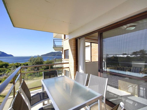 15 'Intrepid', 3 Intrepid Close - Right On The Beachfront - Accommodation Brisbane 0