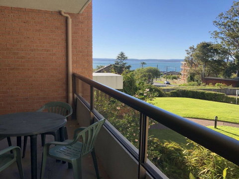15 'The Commodore' 9-11 Donald Street - Great Unit Only A Short Walk To CBD - Accommodation Brisbane 2