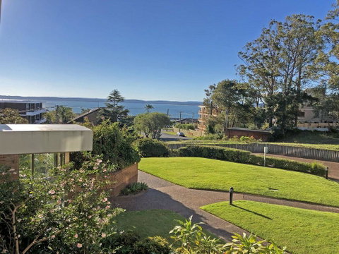 15 'The Commodore' 9-11 Donald Street - Great Unit Only A Short Walk To CBD - Accommodation Brisbane 0