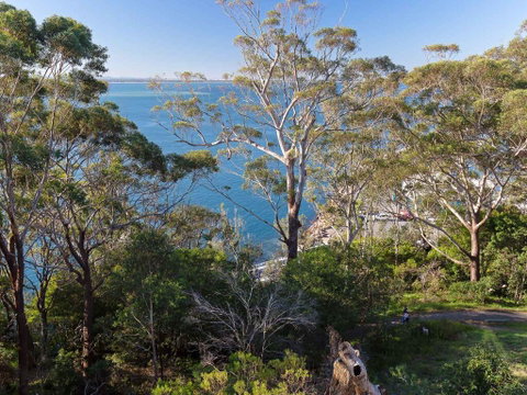 15 'Thurlow Lodge', 6 Thurlow Avenue - Fantastic Unit With Water Views & Pool In Complex - Accommodation Brisbane 0