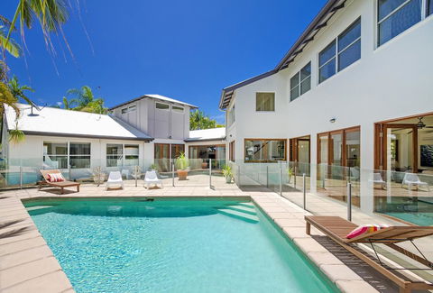 15 Cooran Court, Noosa Sound - Accommodation Brisbane 2