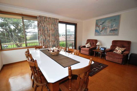 16 Haddrill Parade - Accommodation Brisbane 2