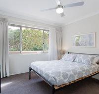 2 'Bronte Court' 17 Magnus Street - air con complex pool and centrally located - Accommodation Brisbane