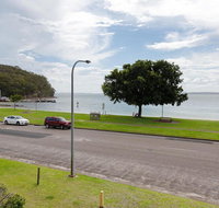 2 'Little Hut' 20 Kurrawa Close - Stunning water views of Little Beach - Accommodation Brisbane