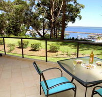2 'Magnus Pines' 52-56 Magnus Street - stunning unit with aircon water views  foxtel - Accommodation Brisbane