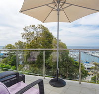2 'Paradiso' 4 Laman Street - beautiful unit with stunning water views  pool - Accommodation Brisbane