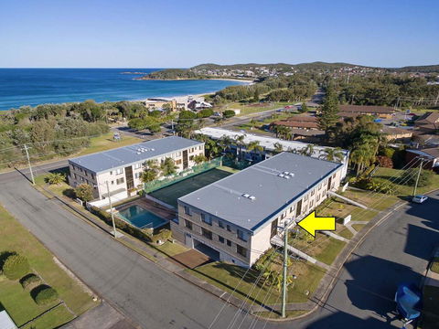 2 'The Dunes', 38 Marine Drive - Pool, Tennis Court And So Close To The Beach - Accommodation Brisbane 0