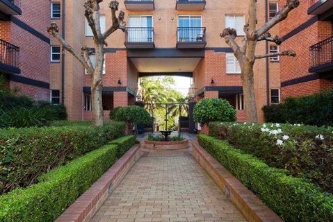 2 Bed Sydney Executive Apt Close To City - Accommodation Brisbane 3