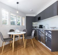 2 BEDROOM BRAND NEW APT // MOMENTS FROM RNSH - Accommodation Brisbane