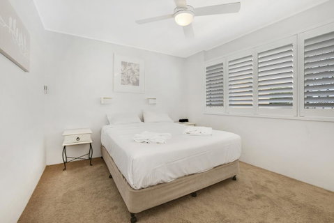 2 Bedroom Top Floor Unit - Ocean Views And Pool - Accommodation Brisbane 2