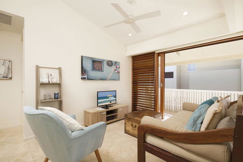 2 Hale Lani - Accommodation Brisbane 0