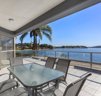 2 The Shores Soldiers Point - Waterfront - Uninterrupted Water Views INCLUDING ALL LINEN  TOWELS Free Wi-Fi