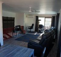 2-29 Rumbalara Avenue - Rainbow Beach Bring your dog or your cat or bring both Free Wi-Fi - Accommodation Brisbane