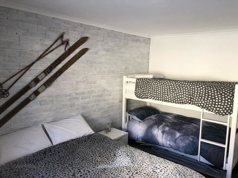 24 Hotham 1 Bed Apartment - Accommodation Brisbane 1
