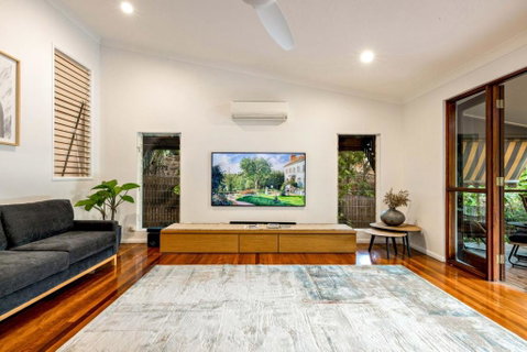 Belle Escapes Tuscany In The Tropics Cairns - Accommodation Brisbane 1