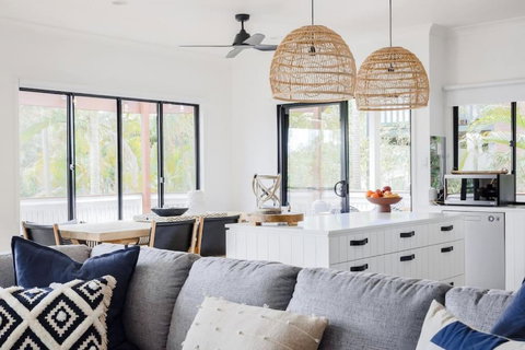 BERRIMA LUXE - Noosa Hill Home - Heated Pool - Accommodation Brisbane 4