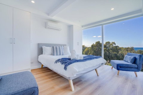 Becker Bliss - Ocean Views, 5 Bedrooms, Sleeps 12 - Accommodation Brisbane 4