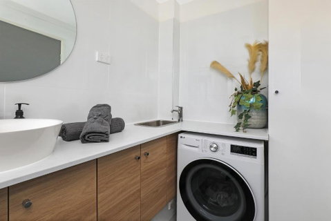 CANAL7-ON THE MOOLOOLABA CANAL! - Accommodation Brisbane 4