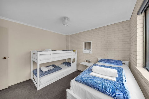 Capri Apartments - Accommodation Brisbane 4