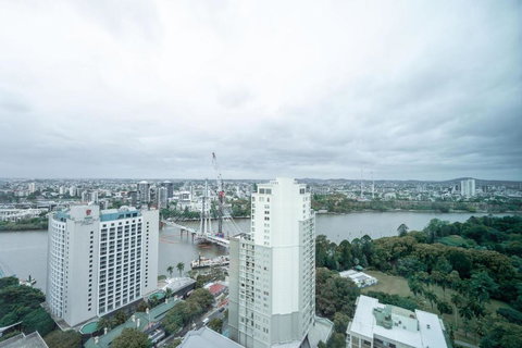 CBD Riverview 2B1B Apt W Shared Pool, Gym - Accommodation Brisbane 1
