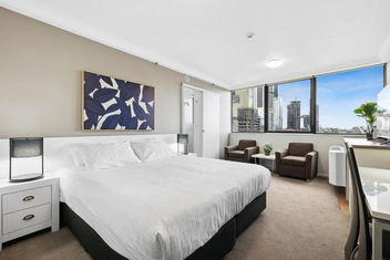Central Brisbane Studio With Stunning River Views with Accommodation Brisbane