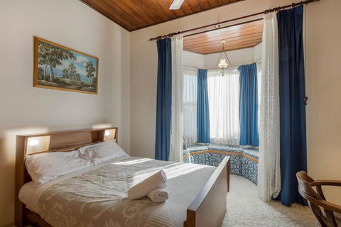 Dar-el -Great Old World Charm, Pet Friendly Home! - Accommodation Brisbane 2