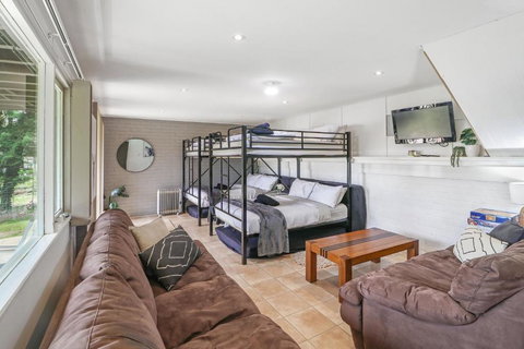 Dawn Retreat - Accommodation Brisbane 2