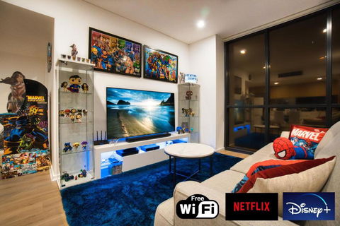 DC Vs Marvel Theme Ft Arcade Machine Pool Gym Sauna BBQ - Accommodation Brisbane 1