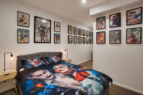 DC Vs Marvel Theme Ft Arcade Machine Pool Gym Sauna BBQ - Accommodation Brisbane 3