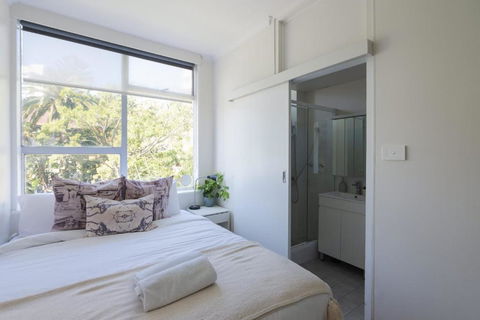 Delightful Darling Point Studio W Stunning Rooftop - Accommodation Brisbane 4