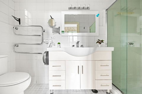 Deluxe Ensuite Queen Room - Convenient Location In Lindfield - Accommodation Brisbane 2