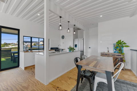 Designer Container Home With Amazing Island Views - Accommodation Brisbane 4