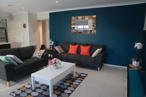 Designer Decor Home With 8Beds At Williams Landing - Accommodation Brisbane 0
