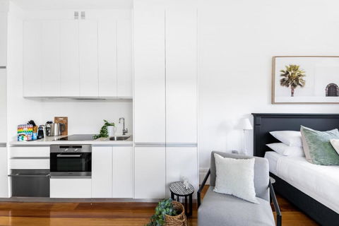 Designer Styled Studio In Central Trendy Glebe - Accommodation Brisbane 2