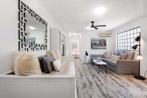 Designer Suites - Diors Delight - Surfers Paradise - Accommodation Brisbane 1