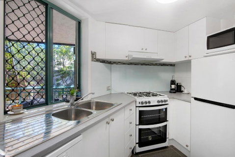 Designer Suites - Diors Delight - Surfers Paradise - Accommodation Brisbane 3