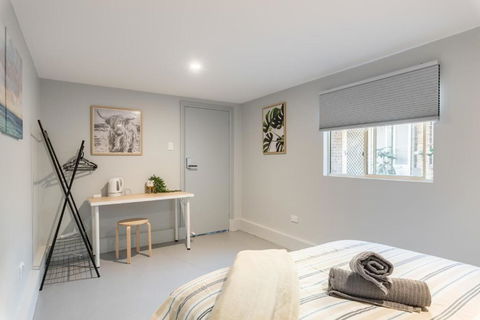 Detached Double Room - Seconds To Transport - Close To China Town - Shared Bathroom - Accommodation Brisbane 1