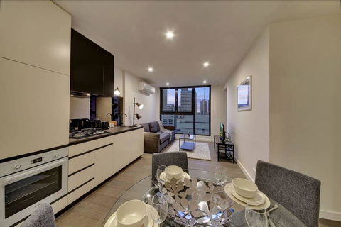 2BR Suites On Bourke, Perfect Location, Views - Accommodation Brisbane 0