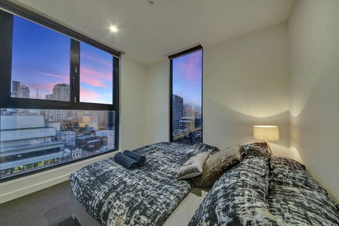 2BR Suites On Bourke, Perfect Location, Views - Accommodation Brisbane 2