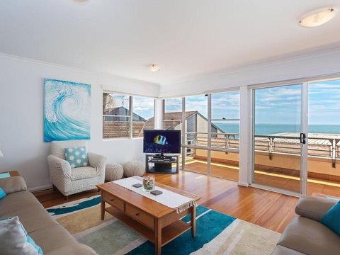 3 'The Clippers' 131 Soldiers Point Road - Fabulous Waterfront Unit - Accommodation Brisbane 0