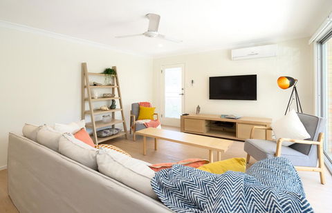 3 Bedroom Apartment Minutes From Main Beach - Accommodation Brisbane 0
