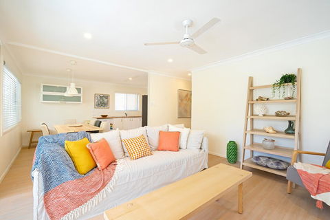 3 Bedroom Apartment Minutes From Main Beach - Accommodation Brisbane 3