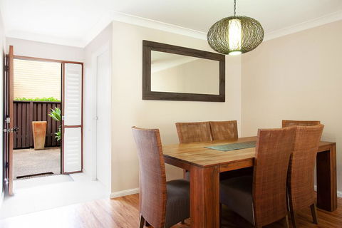 3-Bed Home With BBQ Patio Near Parks And Playgrounds - Accommodation Brisbane 1