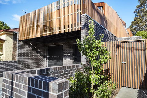3-Bed House With Rooftop And Parking Near Yarra Park - Accommodation Brisbane 0