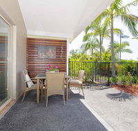 356 ' Oaks Pacific Blue' 265 Sandy Point Rd - Air conditioned direct pool access and suited for disability - Accommodation Brisbane