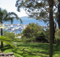 4 'Sailfish' 46 Magnus Street- water views and close to the marina - Accommodation Brisbane